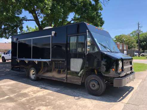 GOURMET FOOD TRUCK FOR LEASE or RENT - cars & trucks - by dealer -... for sale in Houston, TX