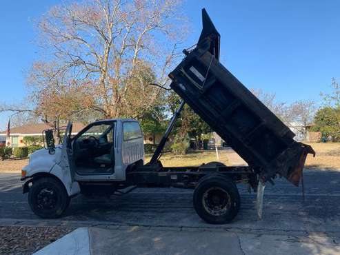 2002 Ford F650 5yd Dump Truck Single Axle CAT 7.2 * Low Miles - cars... for sale in Austin, TX