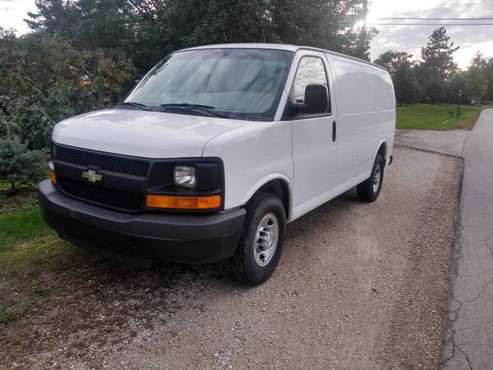 2015 chevrolet express 32000 miles for sale in Chicago, IL