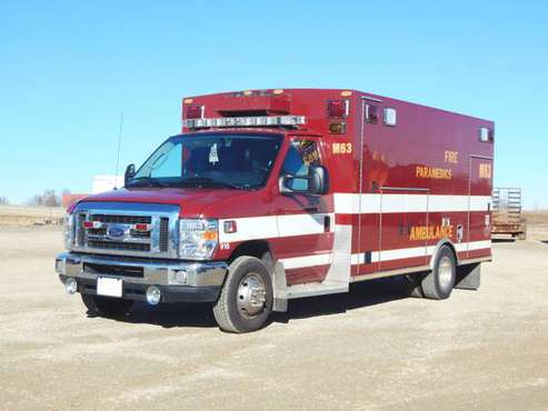 Ambulance, 2013 Ford E-350, 5 4 Gas, Runs Good, Newer Tires, Free for sale in Midlothian, IL