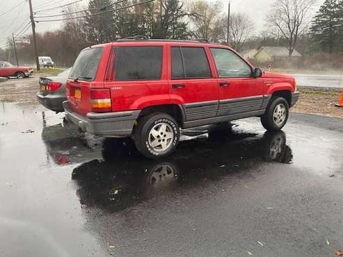 1995 JEEP GRAND CHEROKEE - cars & trucks - by owner - vehicle... for sale in Milton, NY