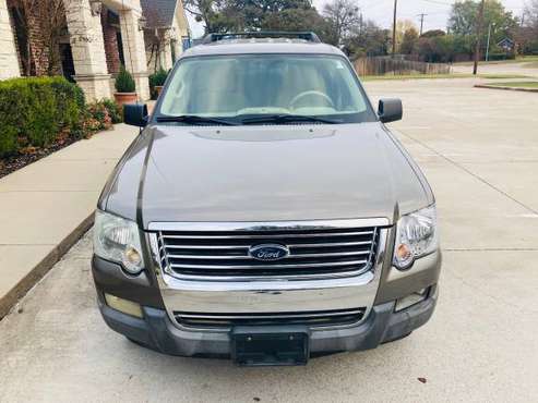 Ford Explorer XLT - cars & trucks - by dealer - vehicle automotive... for sale in Kennedale, TX