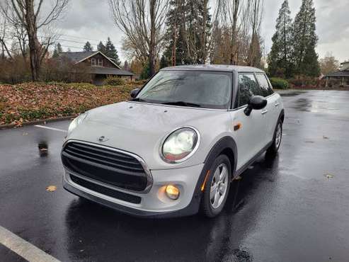 2015 MINI Cooper Hardtop 4D *One Owner* *6-speed* - cars & trucks -... for sale in Grants Pass, OR
