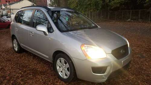 2008 Kia Rondo LX - cars & trucks - by owner - vehicle automotive sale for sale in Paterson, NJ