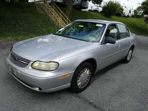 2005 CHEVROLET CLASSIC, CLEAN TITLE, DRIVES GREAT, CLEAN IN/OUT RUNS G for sale in Allentown, PA