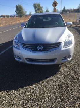 2011 Nissan Altima 2.5s - cars & trucks - by owner - vehicle... for sale in Medford, OR