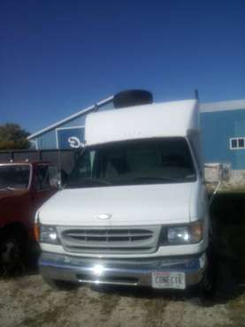 E350 12' box truck 7.3 diesel - cars & trucks - by owner - vehicle... for sale in Chicago, IL
