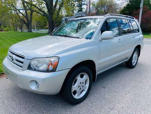 2007 Toyota Highlander Limited, Third Row Excellent Condition for sale in Kingston, MA