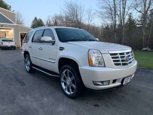 2007 CADILLAC ESCALADE AWD LOADED EVERY OPTION - cars & trucks - by... for sale in Derry, NH