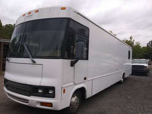 36' Mobile Recording studio or classroomWinnebago only 23k miles for sale in Clayton, NJ