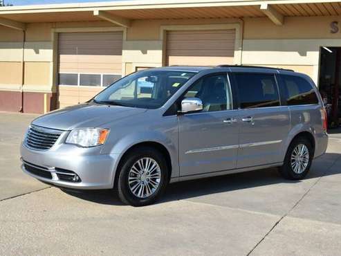 2014 Chrysler Town & Country Touring-L for sale in Wichita, KS