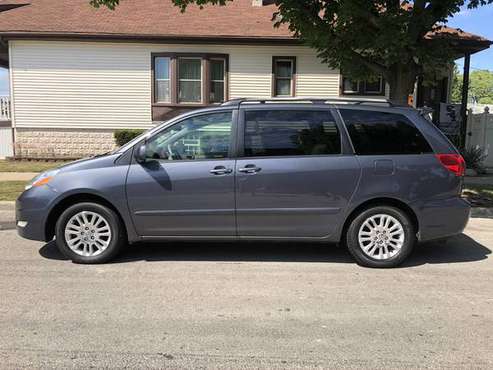 2008 Toyota Sienna XLE - cars & trucks - by owner - vehicle... for sale in Chicago, IL