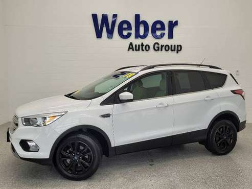 2018 Ford Escape SE-14k miles-Backup camera-Keyless entry! - cars & for sale in Silvis, IA