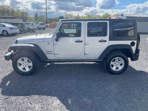 Beautiful 2012 Jeep Wrangler Unlimited 4x4 3 6L 6 Speed - cars & for sale in Prineville, OR