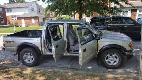 2001 TOYOTA TACOMA AUTOMATIC DOUBLE CAB 4X4 SR5 - cars & trucks - by... for sale in Claymont, DE
