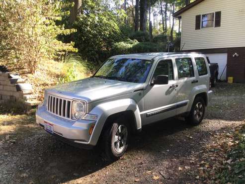 2008 Jeep Liberty 93k mi priced reduced for sale in Zanesville, OH