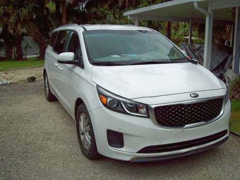 2017 Kia Sedona LX LOADED with Leather ! Only 25, 000 Miles - cars for sale in Estero, FL