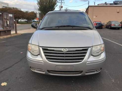 2007 CHRYSLER TOWN AND COUNTRY LIMITED - cars & trucks - by dealer -... for sale in Fredericksburg, VA