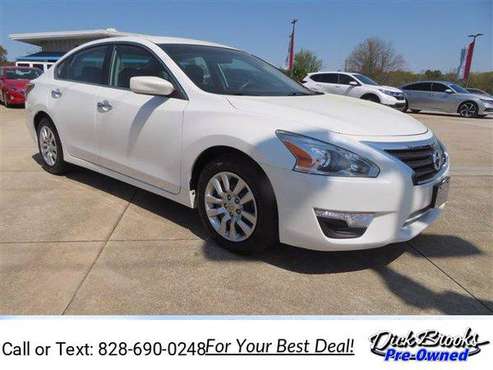 2014 Nissan Altima 4dr Sdn I4 2 5 S hatchback White for sale in Lyman, NC