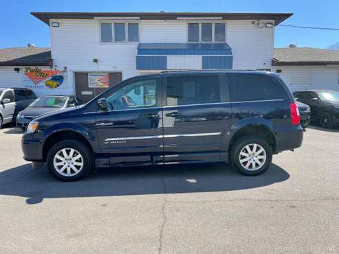 2014 Chrysler Town and Country/Amerivan Handicap Conversion for sale in Grand Forks, ND