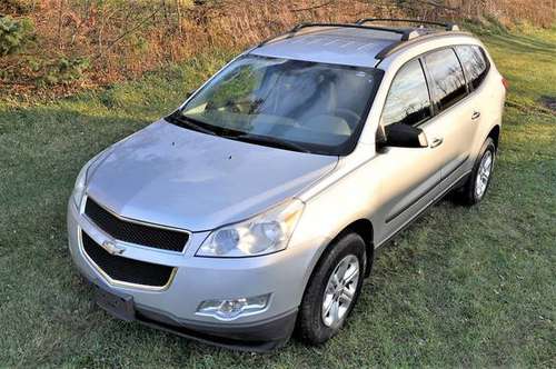 2011 Chevrolet Traverse LS - cars & trucks - by dealer - vehicle... for sale in Carrollton, OH