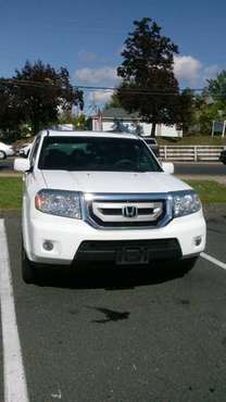 2010 Honda Pilot Touring 75K Miles - cars & trucks - by owner -... for sale in Wethersfield, CT