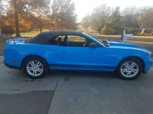 2011 Mustang Premium Convertible $8500 - cars & trucks - by owner -... for sale in Topeka, KS