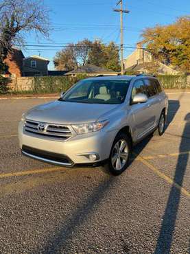 2012 Toyota Highlander LOW MILES! - cars & trucks - by owner -... for sale in Grosse Pointe, MI