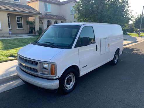 2000 Chevrolet Express 2500 for sale in Corona, CA