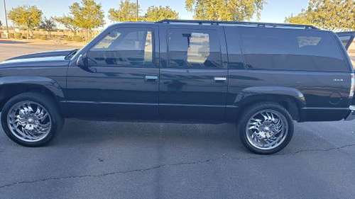 1999 gmc suburban k1500 4x4 - cars & trucks - by owner - vehicle... for sale in Stanfield, AZ