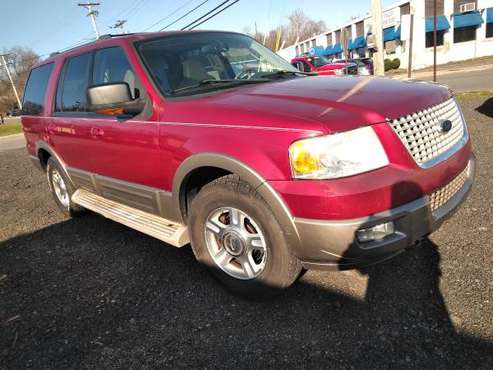 One owner 04 eddie bauer expedition 3rd row w dvd for sale in Newburgh, NY