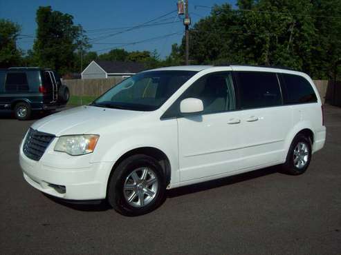 2008 Chrysler Town & Country Touring - 157k mi - Non Smoker Driven for sale in Southaven, TN