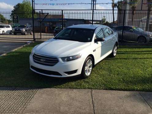 ONE OWNER! 2016 Ford Taurus SE FREE WARRANTY - cars & for sale in Metairie, LA