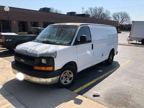 2005 Chevy Work Truck (Express G1500) for sale in Elmhurst, IL