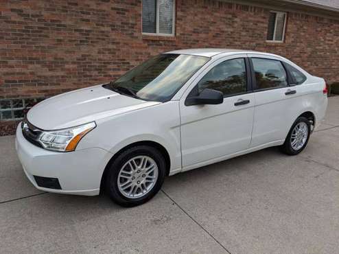 2011 Ford Focus SE - cars & trucks - by owner - vehicle automotive... for sale in Macomb, MI