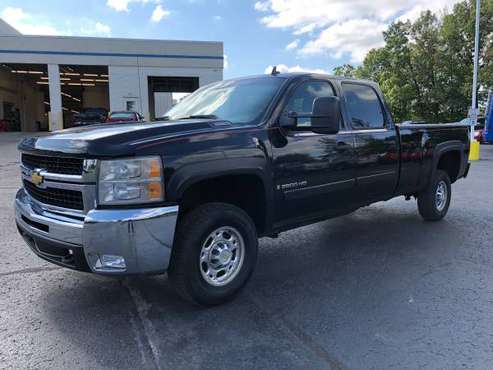 One Owner! 2007 Chevy Silverado 2500HD! 4x4! Crew Cab! Diesel! Sharp! for sale in Ortonville, OH