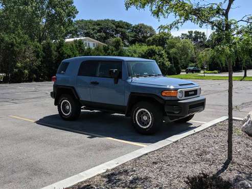 2014 FJ Cruiser Ultimate Edition for sale in milwaukee, WI