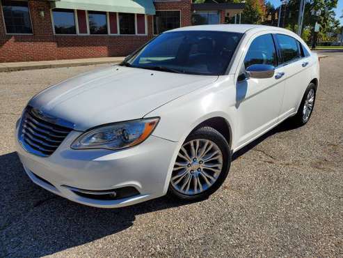 2011 Chrysler 200 Limited Edition Cheap Reliable luxury - cars &... for sale in Mount Clemens, MI