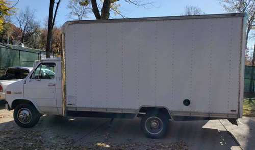 1989 GMC 3500 Vandura 14' box truck - cars & trucks - by owner -... for sale in Evansville, IN