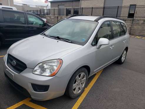 08 kia rondo 3rd row - cars & trucks - by dealer - vehicle... for sale in Rochester , NY