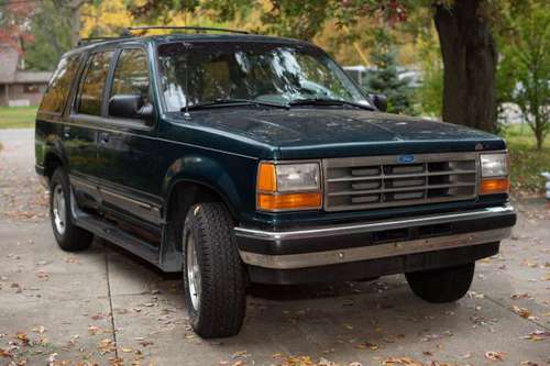 1994 Ford Explorer 4x4 MANUAL Trans! - cars & trucks - by owner -... for sale in Farmington Hills, MI