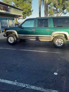 1999 CHEVY SUBURBAN 2500LT 4X4 - 454 - cars & trucks - by owner -... for sale in Lake Elsinore, CA