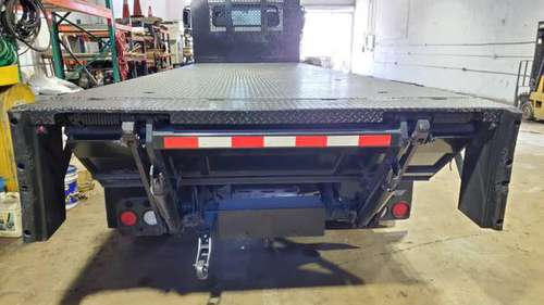 24 ft flat bed with lift - cars & trucks - by owner - vehicle... for sale in Hialeah, FL