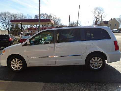 2014 CHRYSLER TOWN & COUNTRY - cars & trucks - by dealer - vehicle... for sale in TOULON, IL