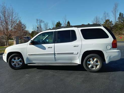 2004 GMC Envoy XL 4 WD - cars & trucks - by dealer - vehicle... for sale in Bloomington, IN