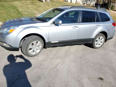 Subaru Outback 2012 One Owner - cars & trucks - by owner - vehicle... for sale in Lees Summit, MO