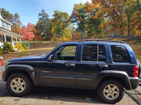 2004 JEEP LIBERTY $2000 B/O - cars & trucks - by owner - vehicle... for sale in Ware, MA