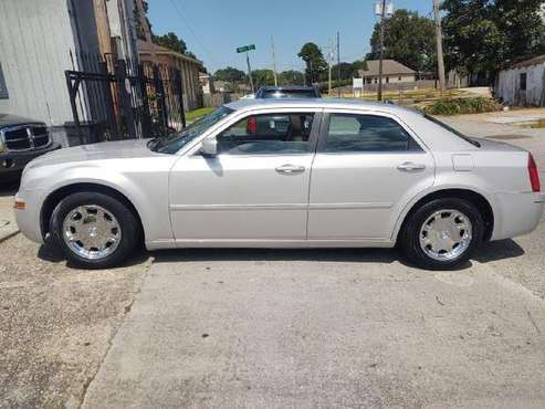 2006 Chrysler 300 4dr Sdn 300 RWD - cars & trucks - by dealer -... for sale in New Orleans, LA