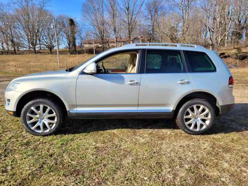 2010 Volkswagen Touareg TDI, AWD, 6-Cylinder Diesel, Auto for sale in Moravian Falls, NC