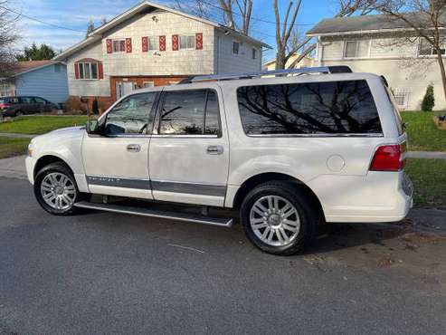 Lincoln Navigator - cars & trucks - by owner - vehicle automotive sale for sale in Silver Spring, District Of Columbia